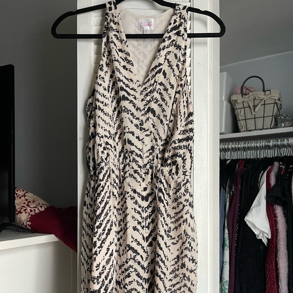 Parker Silk Patterned Wrap Dress. Size Small - Picture 1 of 4